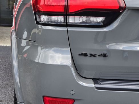 Used 2020 Jeep Grand Cherokee Altitude image 10