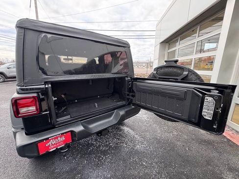 Used 2025 Jeep Wrangler Sport image 26