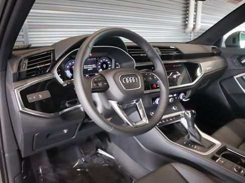 New 2025 Audi Q3 2.0T Premium image 17