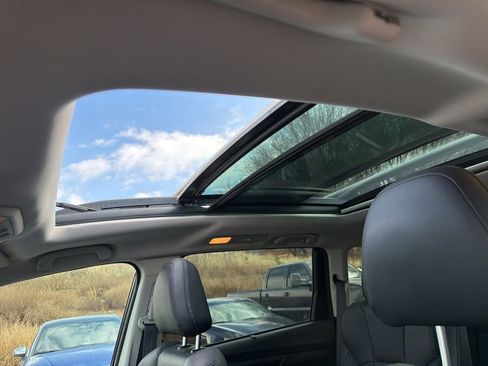 Used 2022 Subaru Ascent Limited w/ Technology Package image 29