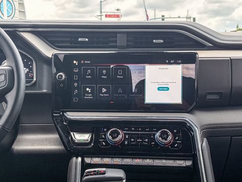 Certified 2025 GMC Sierra 1500 Denali w/ Technology Package AWD/4WD image 18