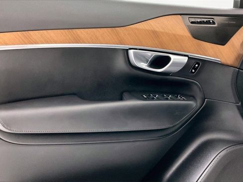 Used 2024 Volvo XC90 B6 Plus image 17