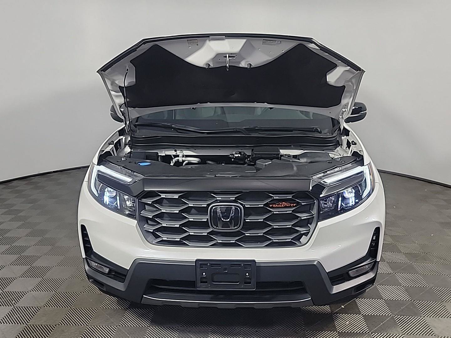 Certified 2025 Honda Passport TrailSport image 14