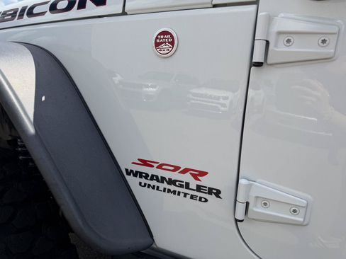Used 2017 Jeep Wrangler Unlimited Rubicon AWD/4WD image 27
