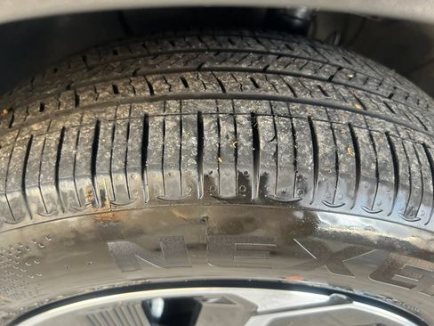 Certified 2024 Kia Niro EX FWD image 47