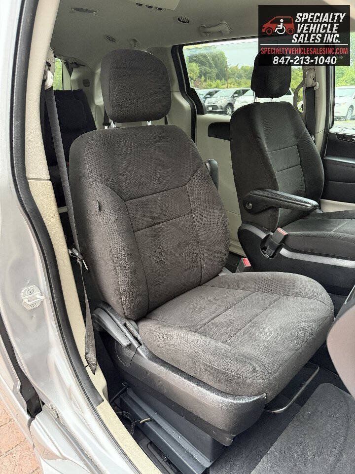 Used 2013 Dodge Grand Caravan SXT FWD image 35