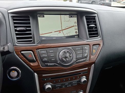 Used 2020 Nissan Pathfinder Platinum image 20