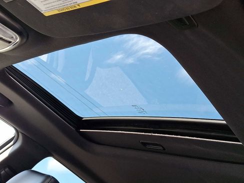 Used 2022 Jeep Grand Cherokee Limited image 16