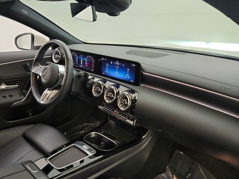 Used 2025 Mercedes-Benz CLA 250 image 28