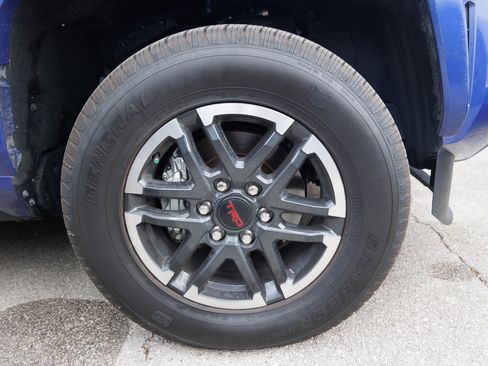 Used 2025 Toyota Tacoma TRD Sport image 12