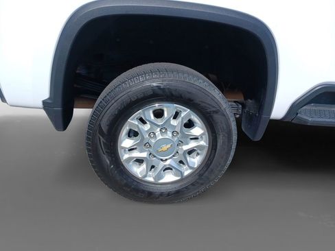 Used 2024 Chevrolet Silverado 2500 LTZ image 10