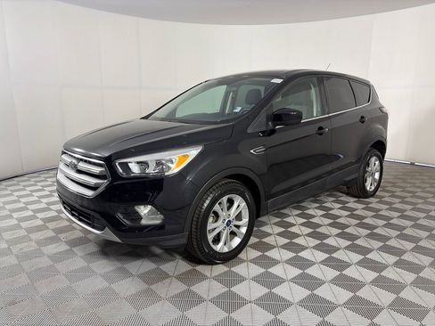 Certified 2017 Ford Escape SE FWD image 3
