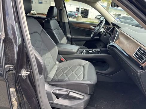 Used 2024 Volkswagen Atlas SE AWD/4WD image 10