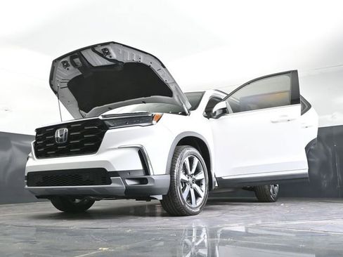 Used 2025 Honda Pilot Touring image 43