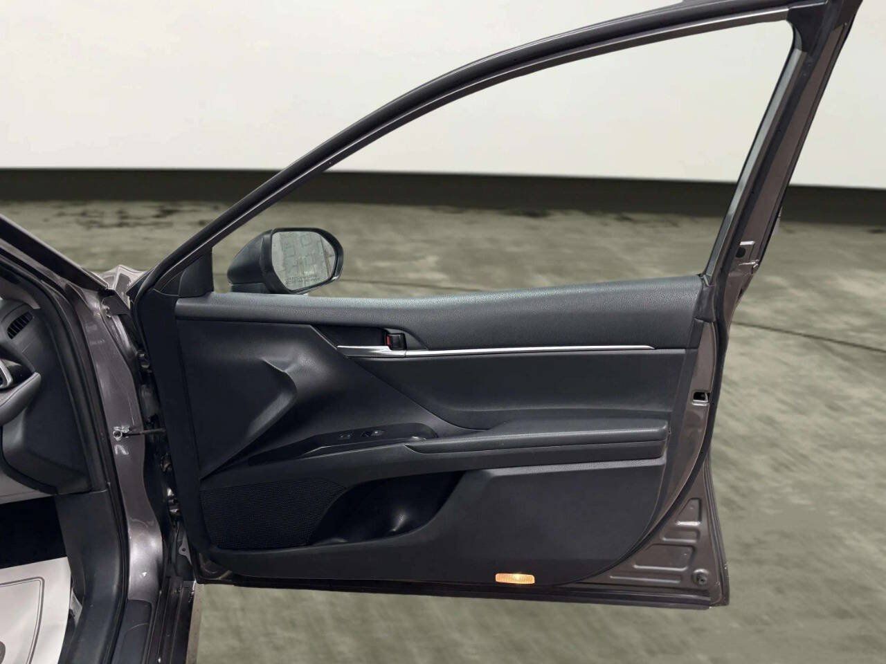 Used 2019 Toyota Camry LE w/ Convenience Package FWD image 20