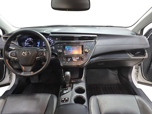 Used 2018 Toyota Avalon Touring w/ Carpet Mat Package FWD image 10