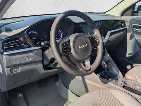 Used 2022 Kia Niro LX FWD image 9