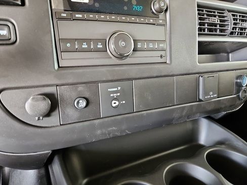 New 2026 GMC Savana 2500 RWD image 24