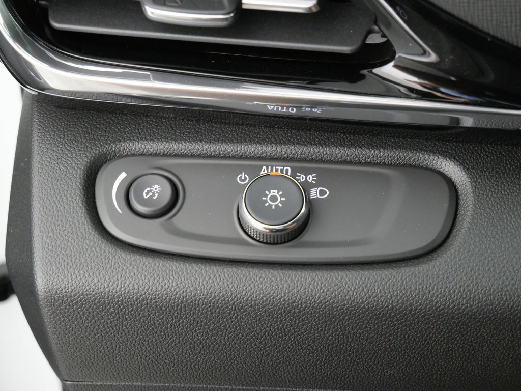 New 2026 Buick Envista Sport Touring w/ Convenience I Package FWD image 17