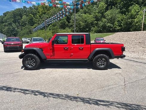 Used 2024 Jeep Gladiator Mojave AWD/4WD image 8