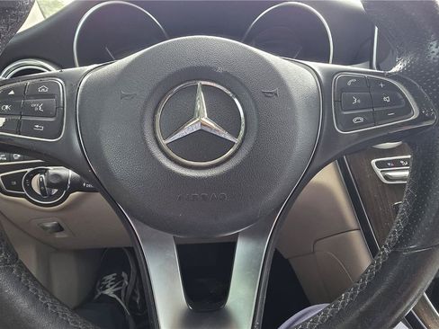 Used 2018 Mercedes-Benz GLC 300 4MATIC image 15