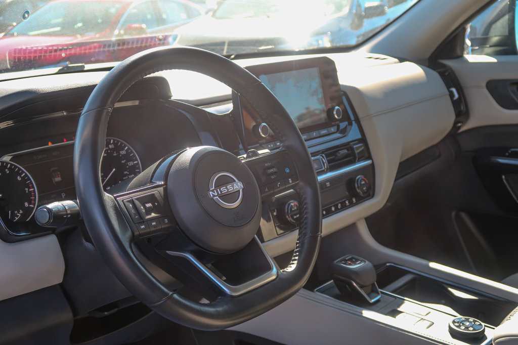 Used 2022 Nissan Pathfinder SV AWD/4WD image 27