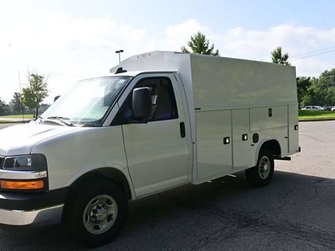 New 2026 Chevrolet Express 3500 w/ Power Convenience Package RWD image 11