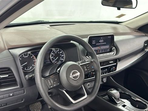 Certified 2022 Nissan Rogue SV image 34