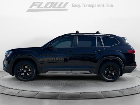 Certified 2025 Volkswagen Atlas Peak Edition SE image 4