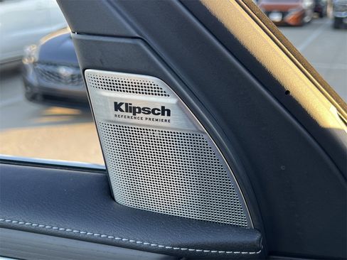 Used 2025 INFINITI QX80 Sensory image 11