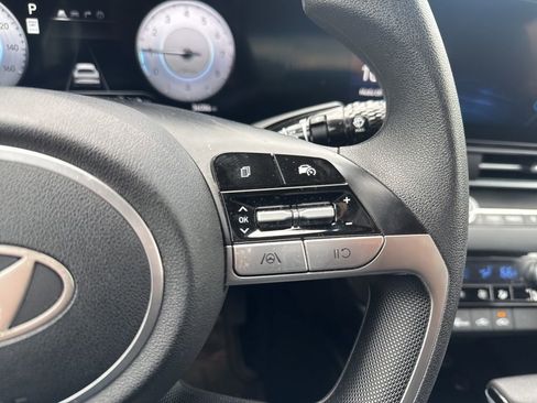 Used 2024 Hyundai Elantra SEL image 13