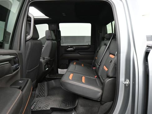 Used 2024 GMC Sierra 2500 AT4 w/ AT4 Premium Plus Package AWD/4WD image 19