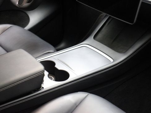 Used 2022 Tesla Model Y Performance image 29