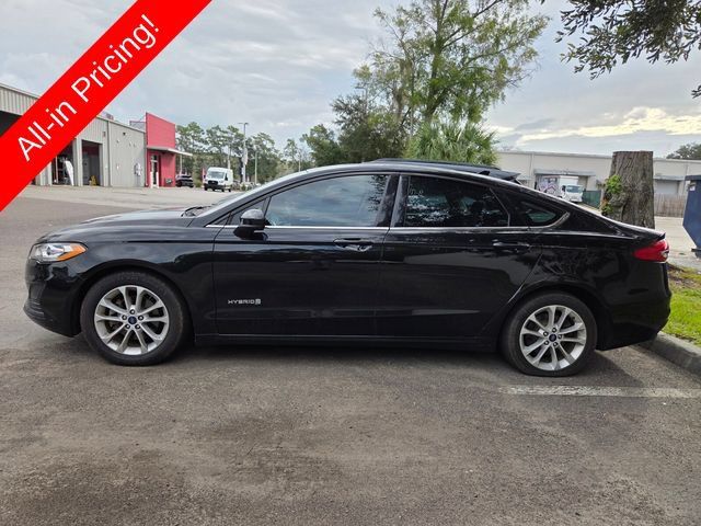 Used 2019 Ford Fusion SE FWD image 4