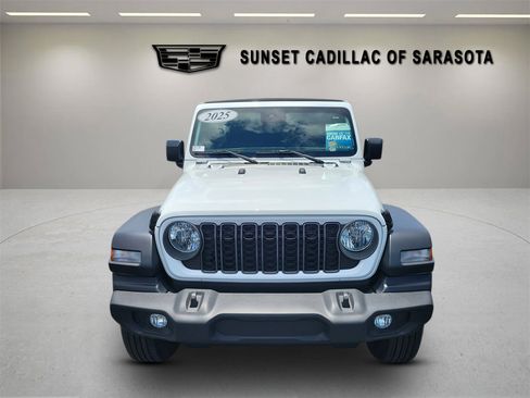 Used 2025 Jeep Wrangler Unlimited Sport AWD/4WD image 2