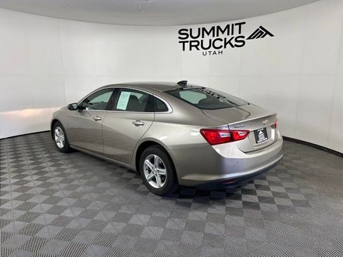 Used 2022 Chevrolet Malibu LS w/ Driver Confidence Package II FWD image 4