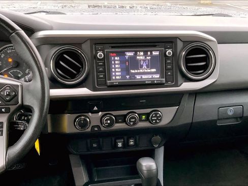 Used 2019 Toyota Tacoma SR5 image 7