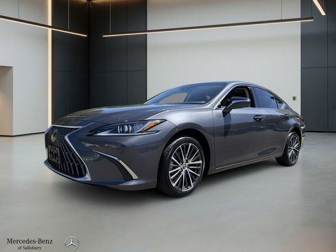 Used 2023 Lexus ES 250 w/ Premium Package AWD/4WD image 1