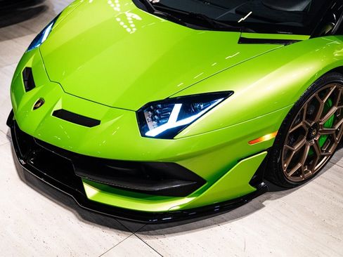 Used 2021 Lamborghini Aventador SVJ image 13