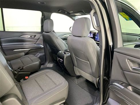 Certified 2024 Chevrolet Traverse LT w/ LPO, Floor Liner Package image 32