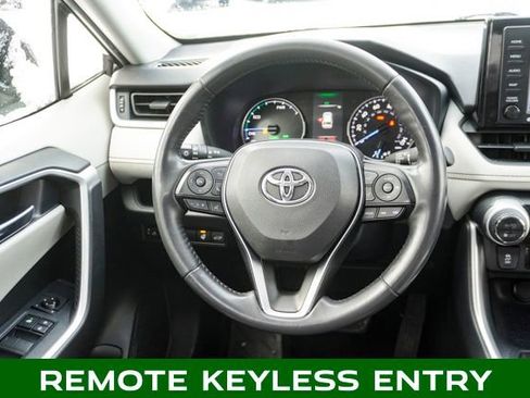 Used 2020 Toyota RAV4 XLE image 10