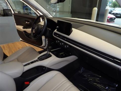 Used 2023 Honda HR-V EX-L image 13