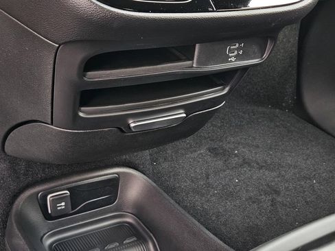 New 2027 Chrysler Pacifica Select FWD image 20