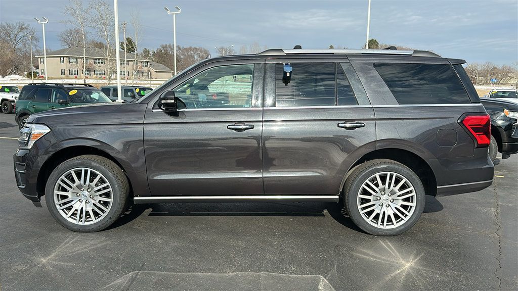 Used 2024 Ford Expedition Limited AWD/4WD image 4
