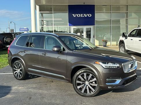 Certified 2023 Volvo XC90 B6 Plus w/ Protection Package AWD/4WD image 2