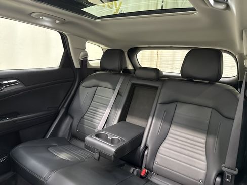 Certified 2025 Kia Sportage SX Prestige AWD/4WD image 9