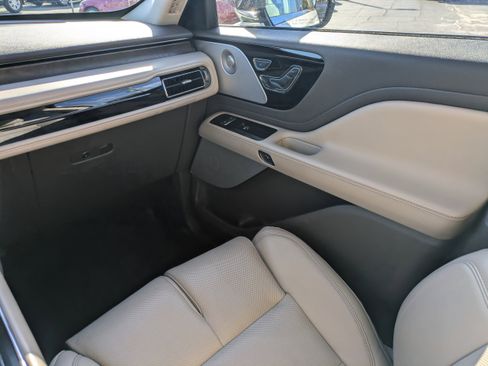 Used 2020 Lincoln Aviator Reserve w/ Equipment Group 202A image 20