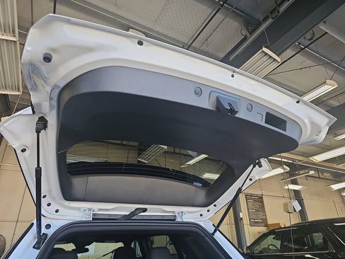 Used 2026 Chevrolet Equinox LT FWD image 13