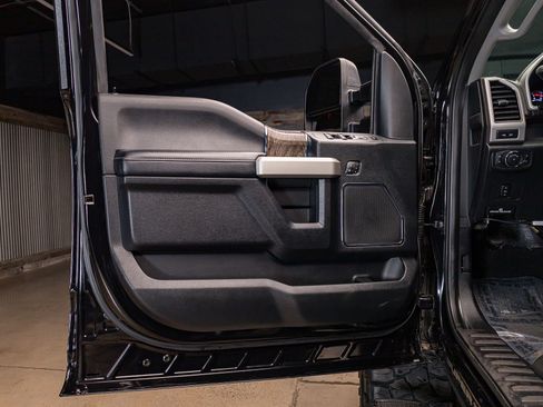 Used 2019 Ford F250 Lariat image 32