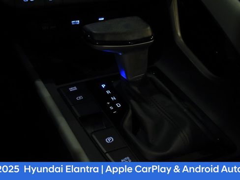 Used 2025 Hyundai Elantra Limited FWD image 28
